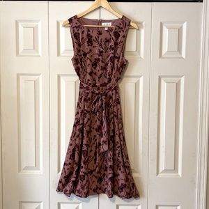Stunning! Size L. Elle. Women’s dusty purple floral dress